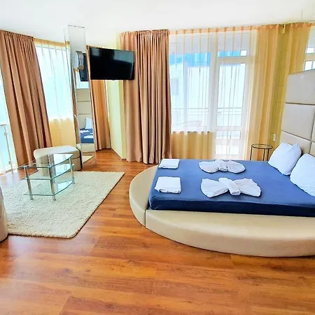 Apartahotel Favorit 3*