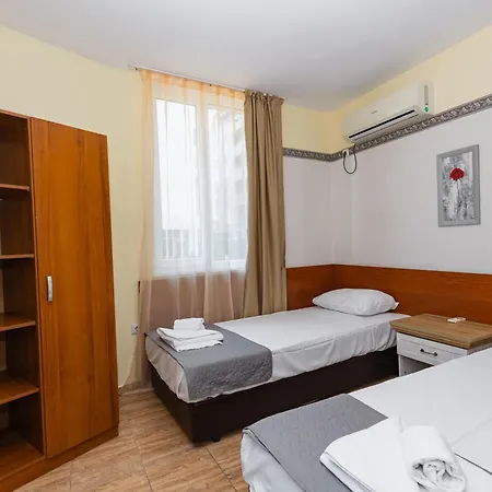 Favorit Apartahotel 3*