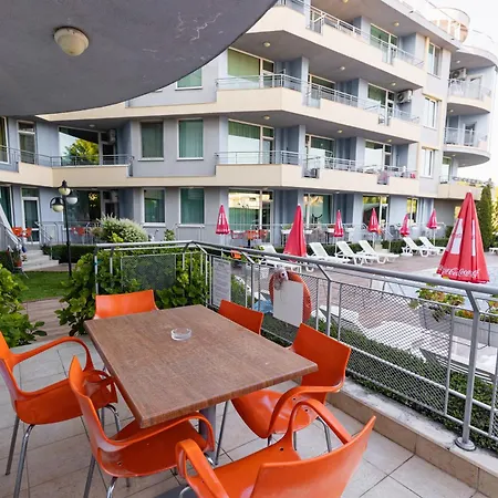 Favorit Apartahotel