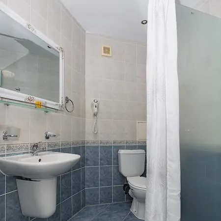Favorit Apartahotel 3*
