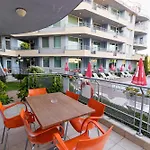 Favorit Apartahotel