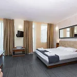 Apartahotel Favorit 3*