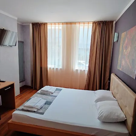 Favorit Aparthotel 3*