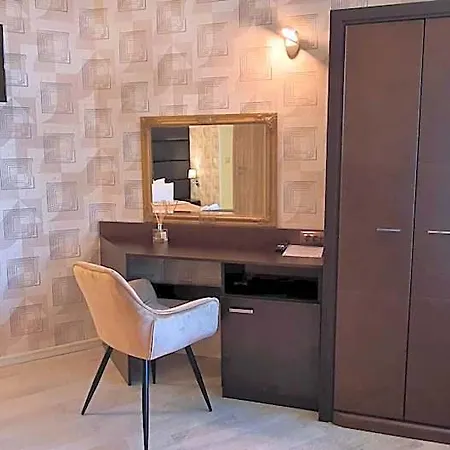 Aparthotel Favorit 3*