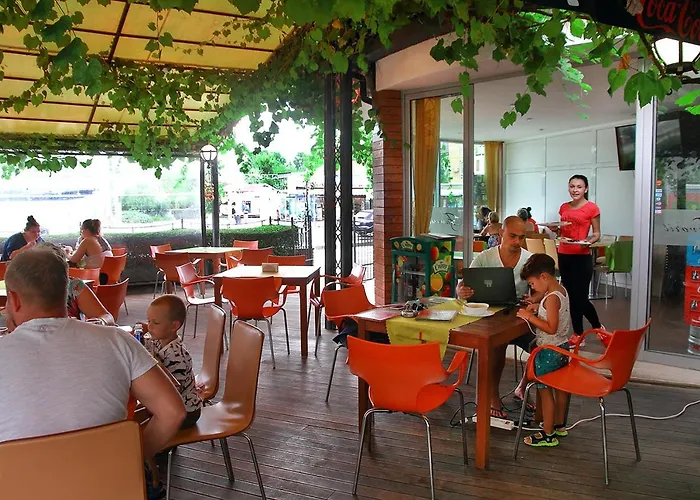 Favorit 3* 阳光海滩