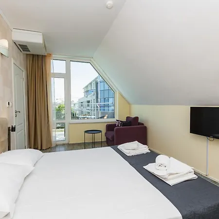 Favorit 아파트호텔 3*