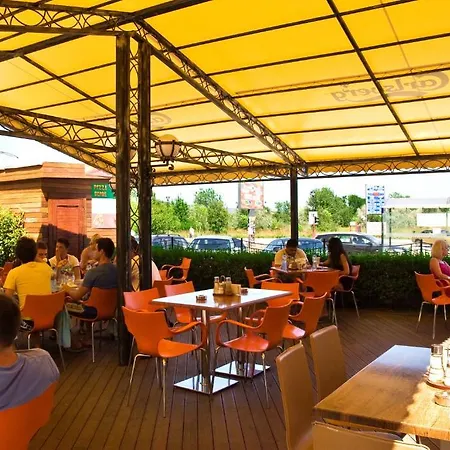 Favorit 아파트호텔 3*